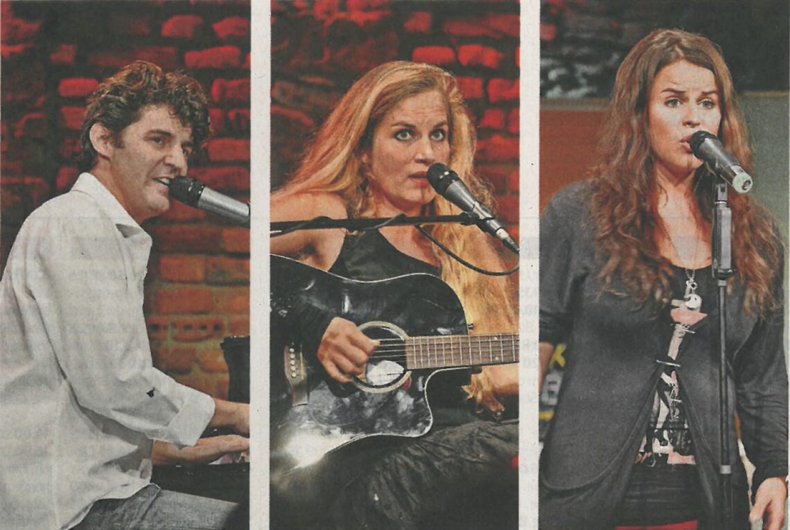 Drei Fotos nebeneinander: Roger Stein am Flügel, Ariane Müller mit Gitarre und Julia Gámez Martin am Mikrofon